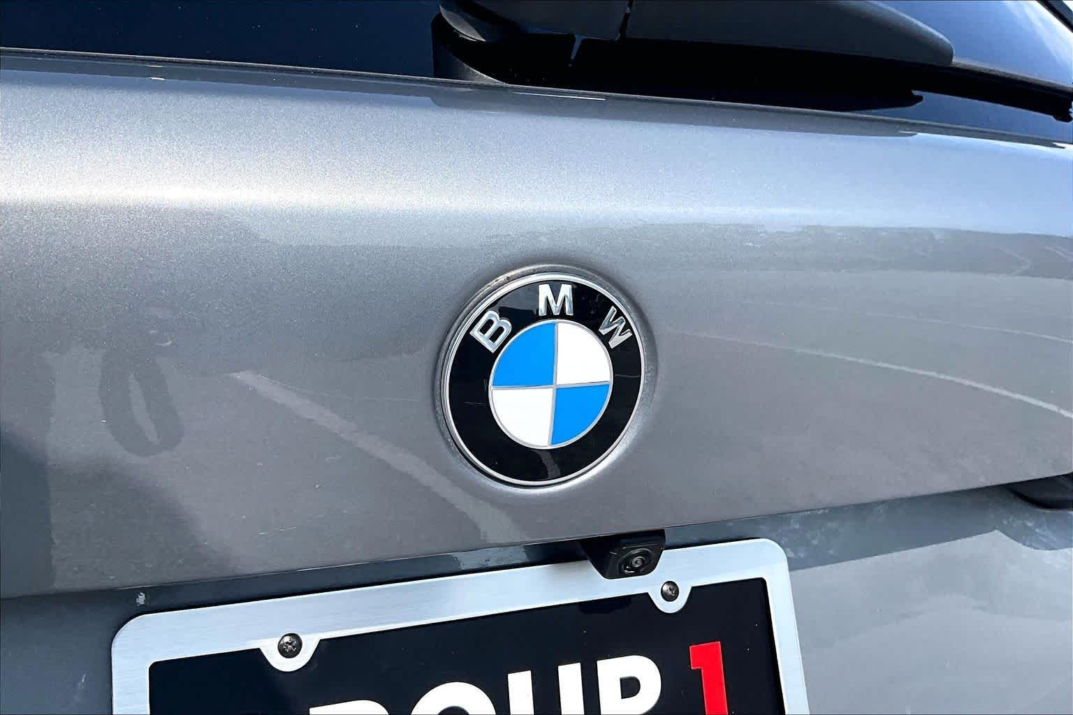 Used 2026 Skyscraper Grey Metallic BMW sDrive40i image 10