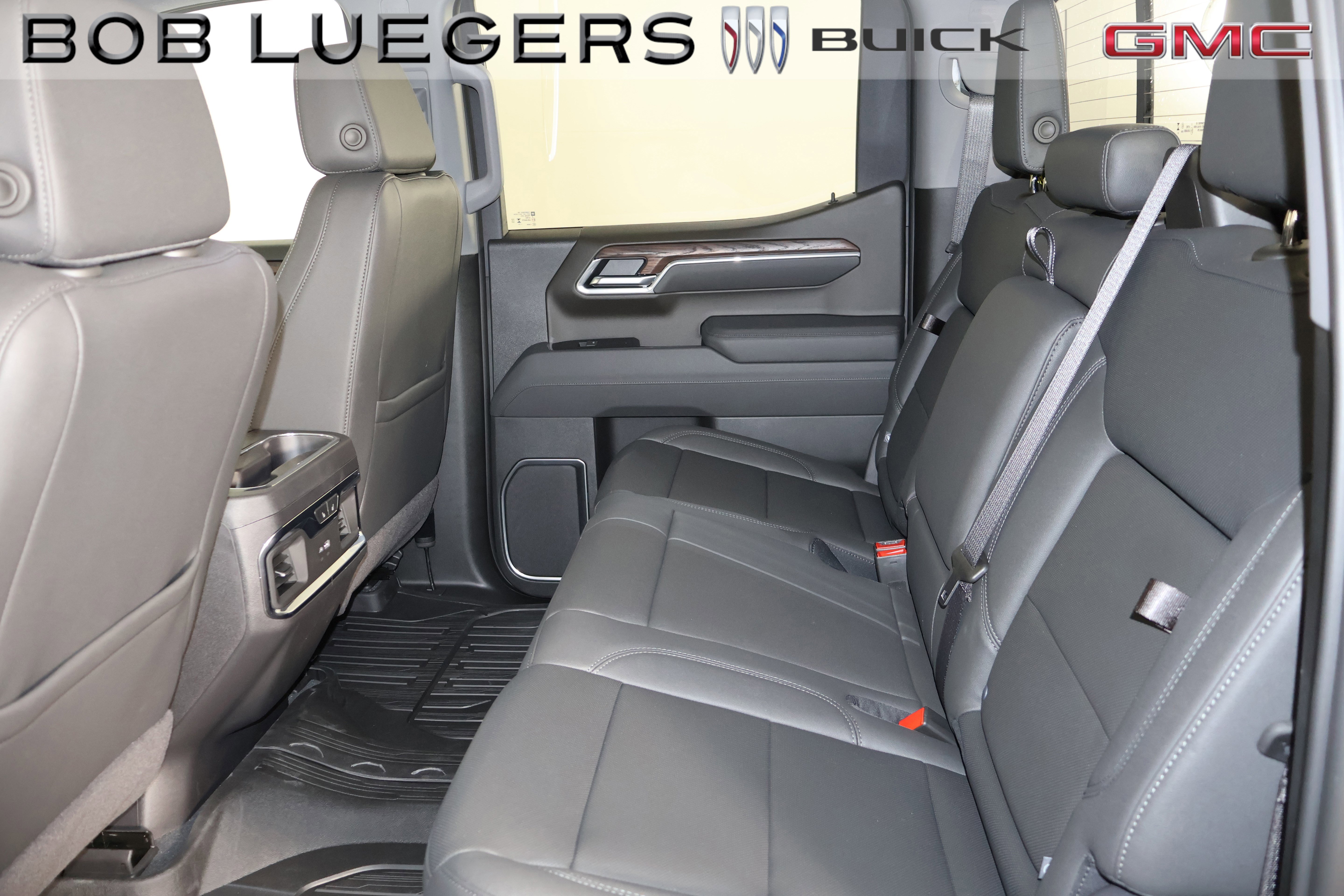 2026 GMC Sierra 1500 SLT - Photo 14