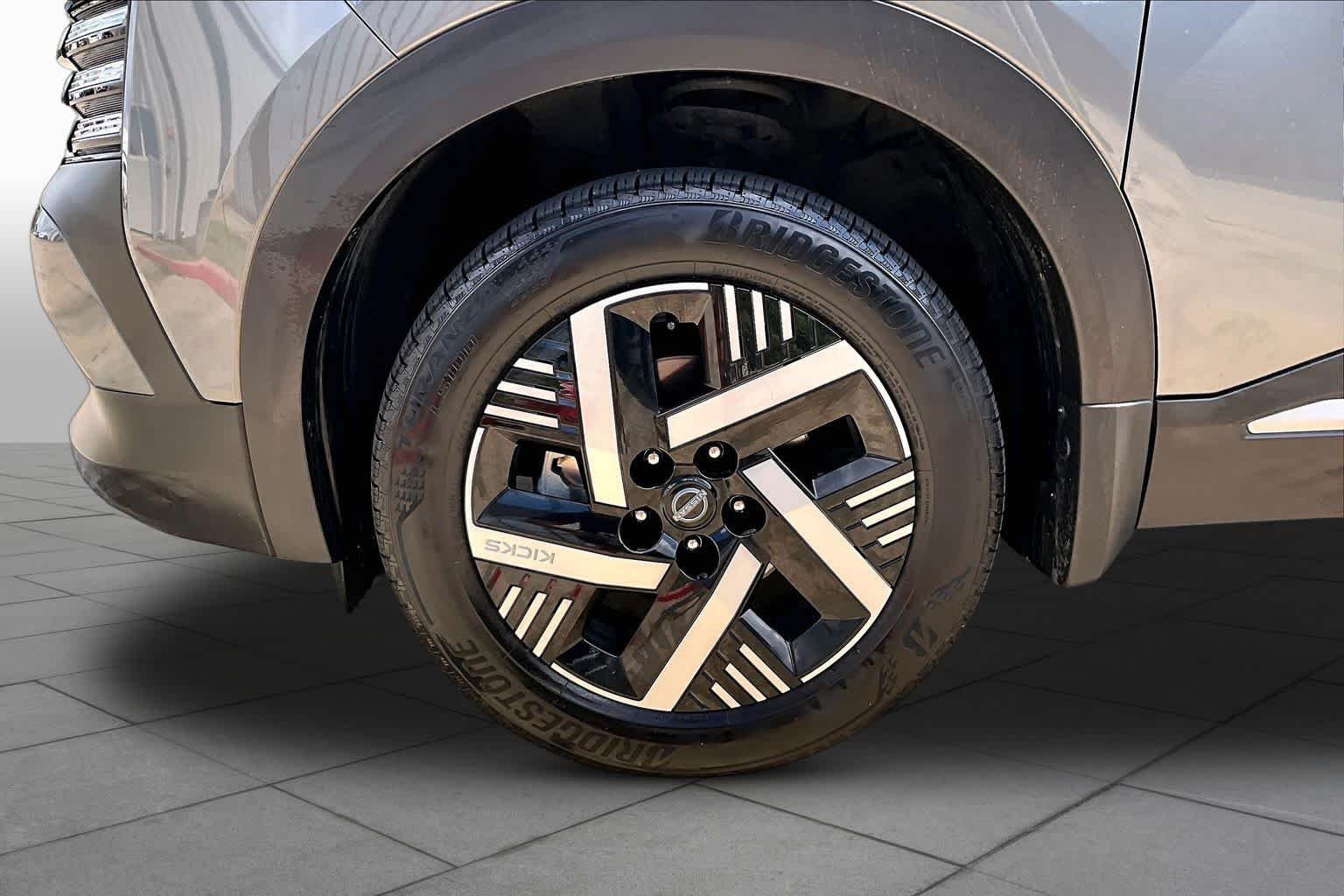 Used 2025 Gun Metallic Nissan SV image 10