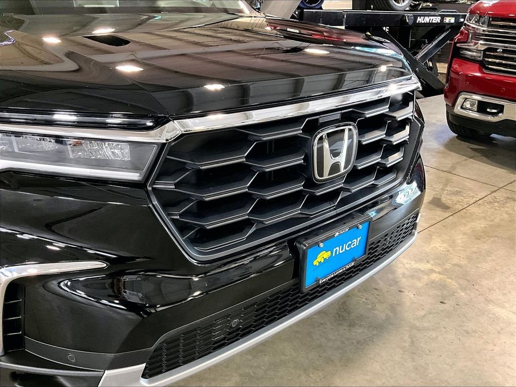 Used 2025 Black Honda EX-L image 33