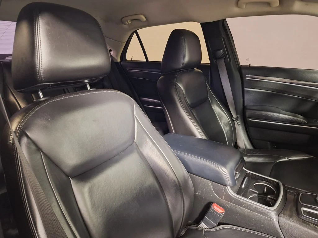 Used 2022 Gloss Black Chrysler Touring image 27