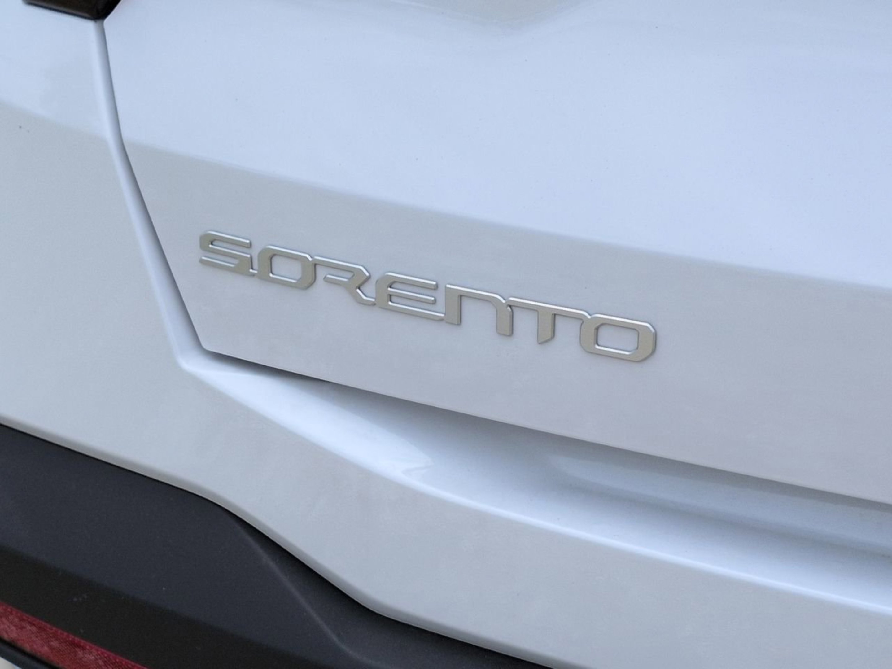 New 2026 Glacial White Pearl Kia LX image 32
