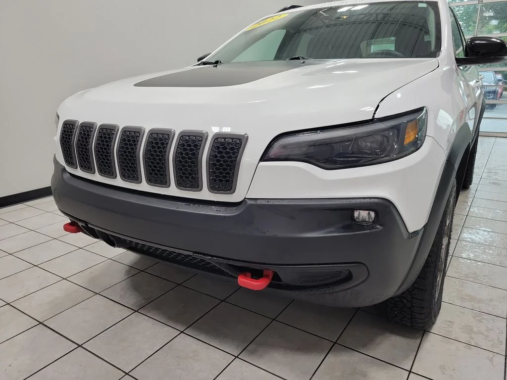 Used 2022 White Jeep Trailhawk image 26