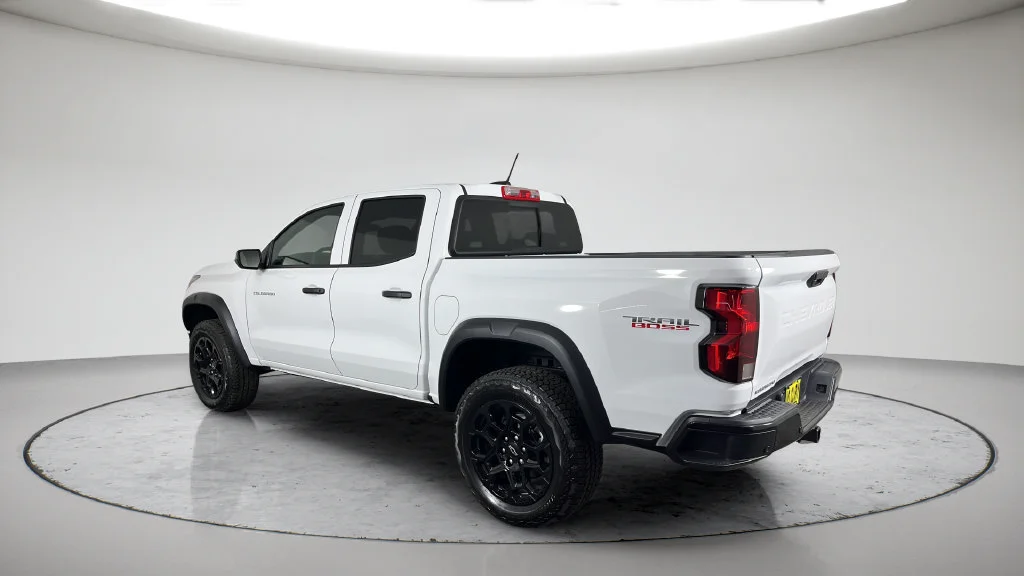 New 2026 Summit White Chevrolet Trail Boss image 12