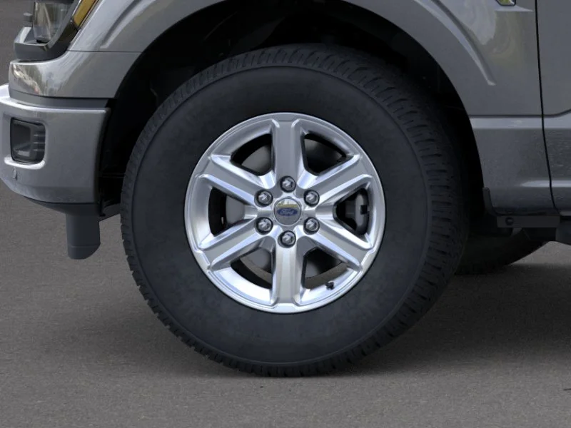 New 2026 Carbonized Gray Metallic Ford XLT image 19