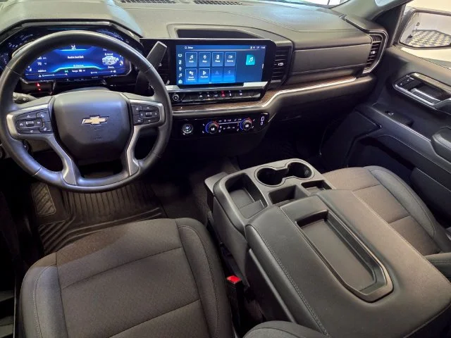 Used 2024 Lakeshore Blue Metallic Chevrolet LT (2FL) image 15