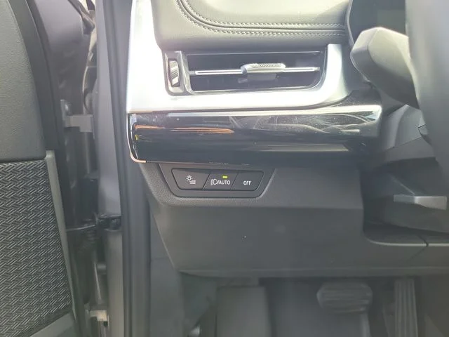 Used 2025 Silver BMW xDrive28i image 30