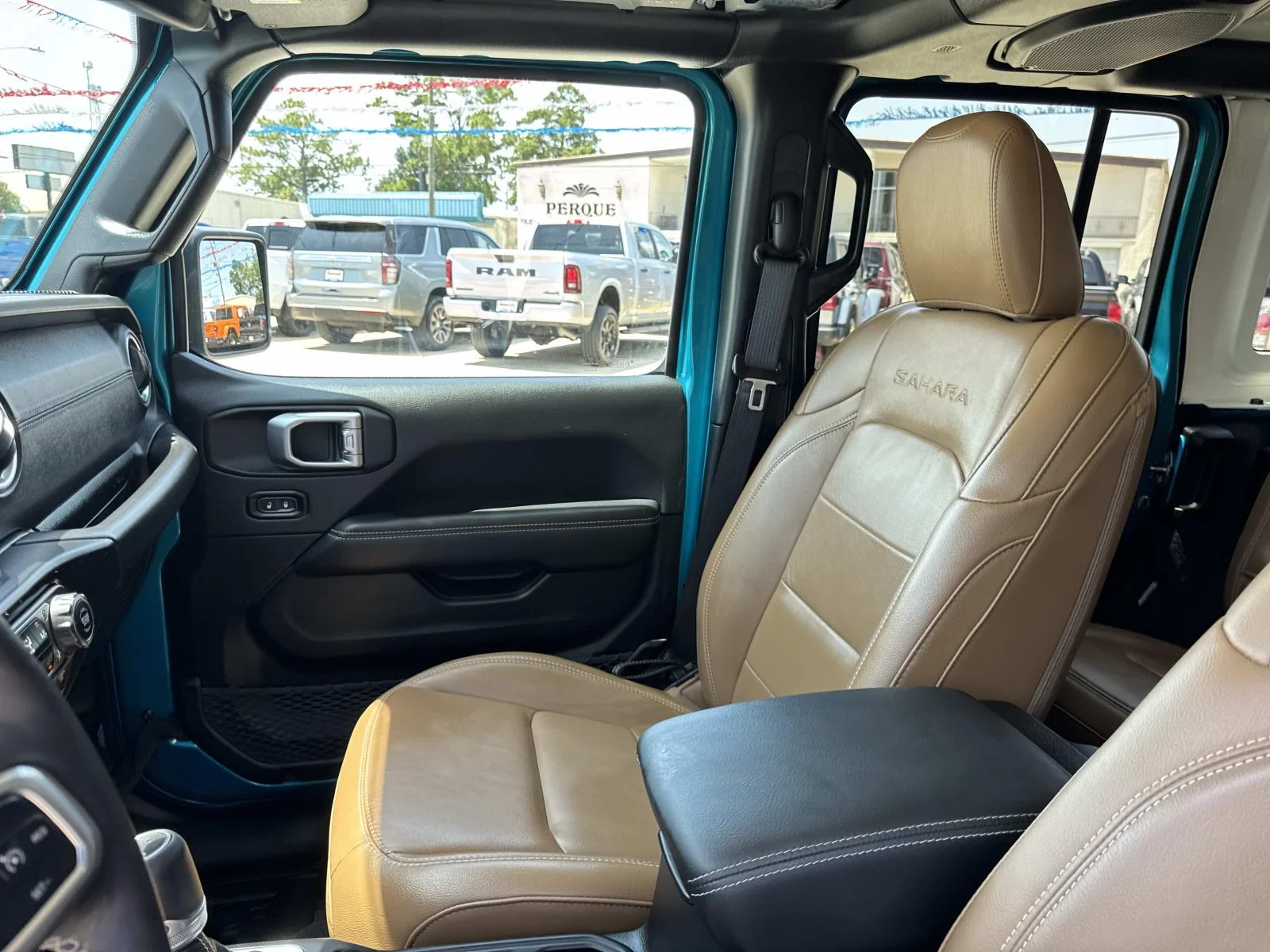 Used 2020 Green Jeep Sahara image 15