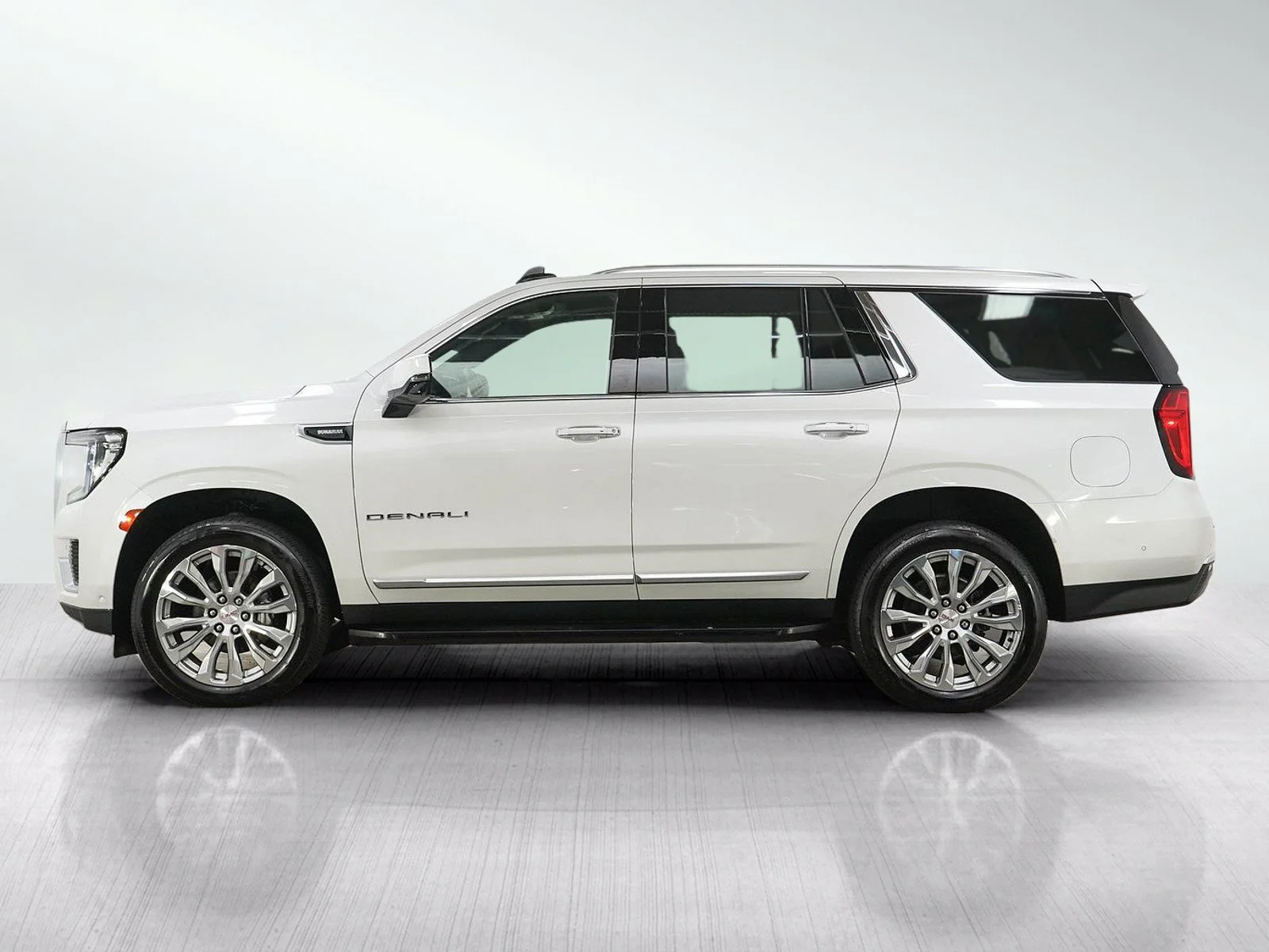 Used 2024 GMC Yukon Denali with VIN 1GKS2DKT9RR192503 for sale in Hopkins, Minnesota