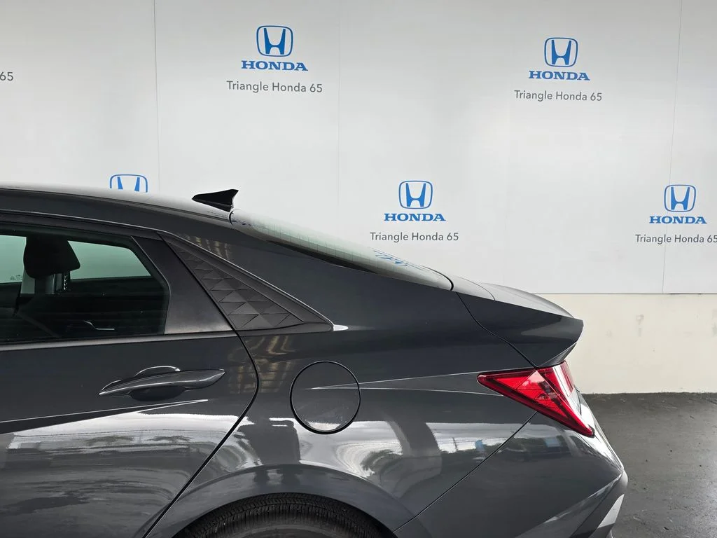 Used 2025  Hyundai SE image 41