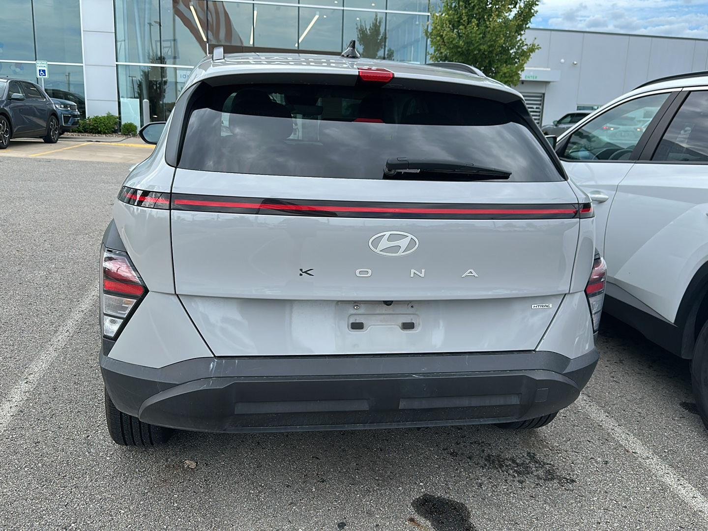 Used 2025 Cyber Gray Metallic Hyundai SEL image 3