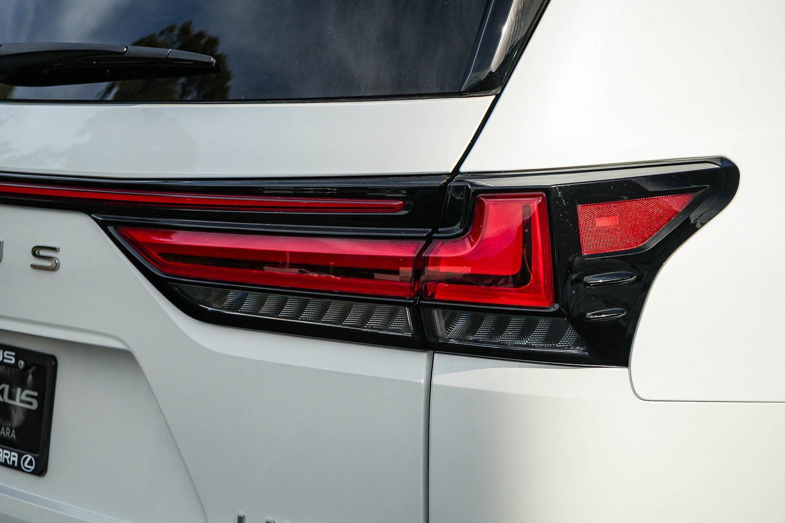 2024 Lexus LX F-Sport - Photo 7