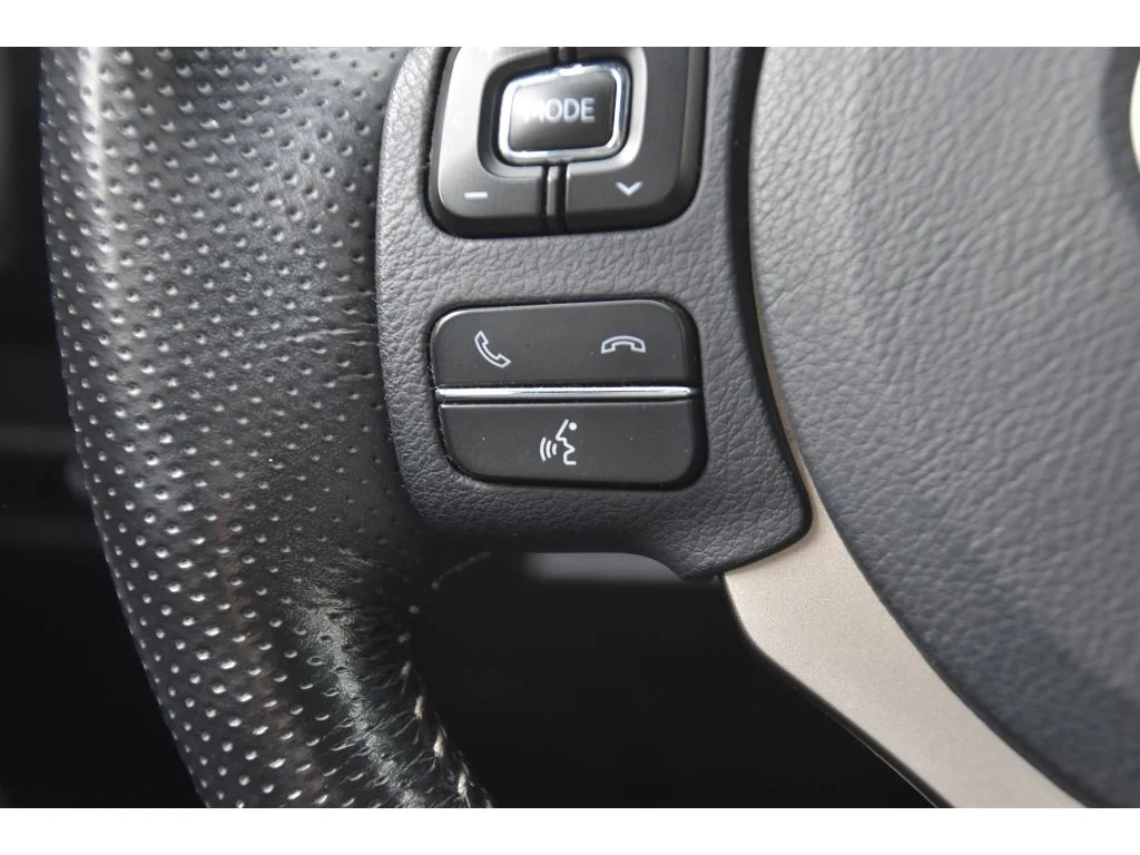 Used 2020 Ultra White Lexus F SPORT image 34