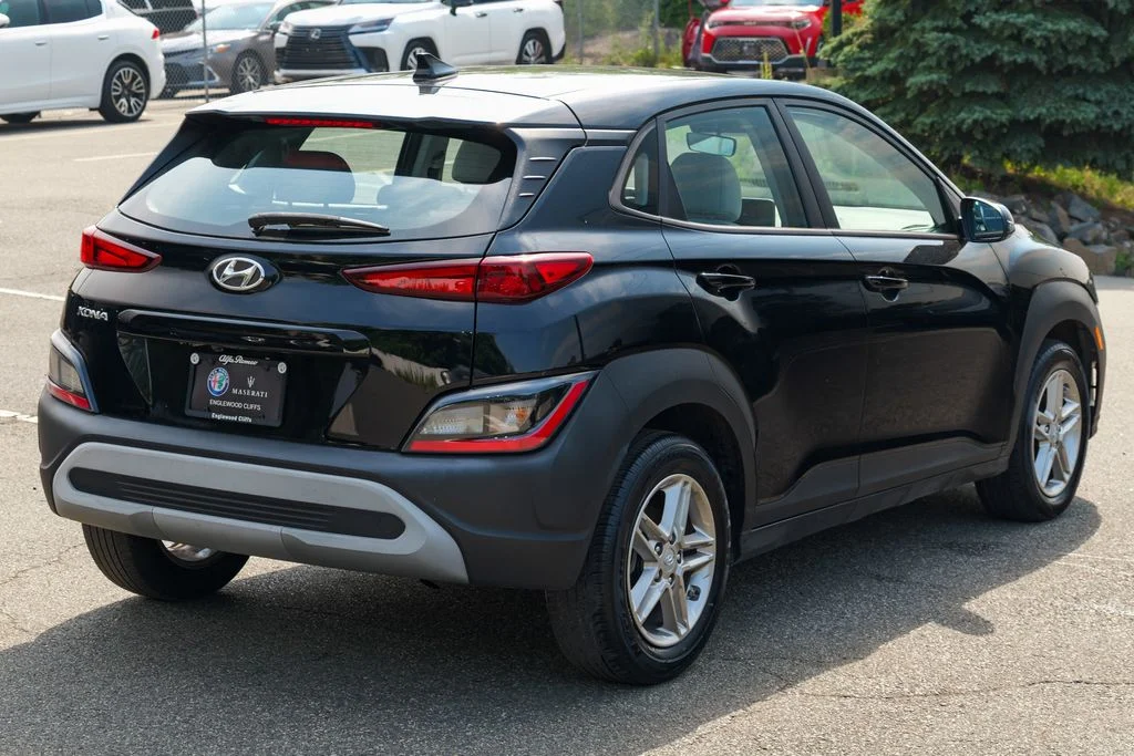 Used 2023 Abyss Black Pearl Hyundai SE image 7