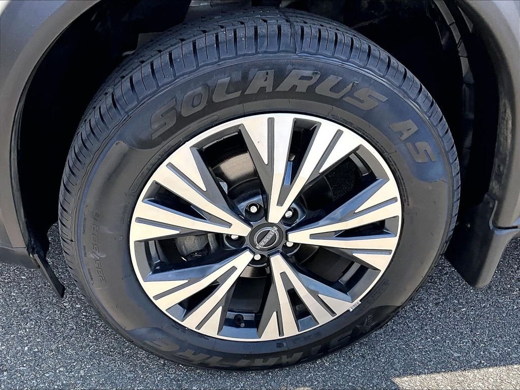Used 2023 Silver Nissan SV image 7