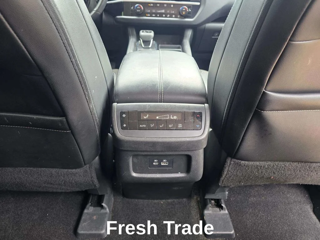 Used 2024 Pearl White Tricoat Nissan SL image 11