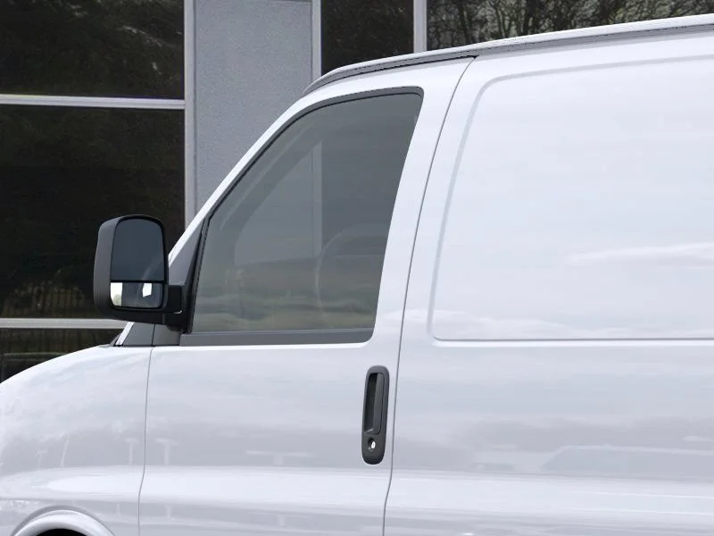 New 2026 Summit White Chevrolet WT image 18