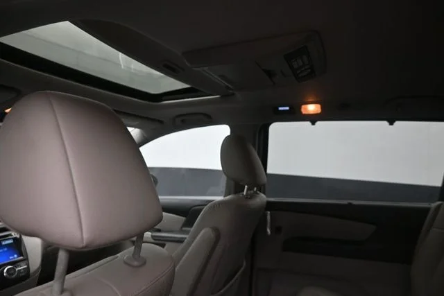 Used 2017  Honda EX-L image 19
