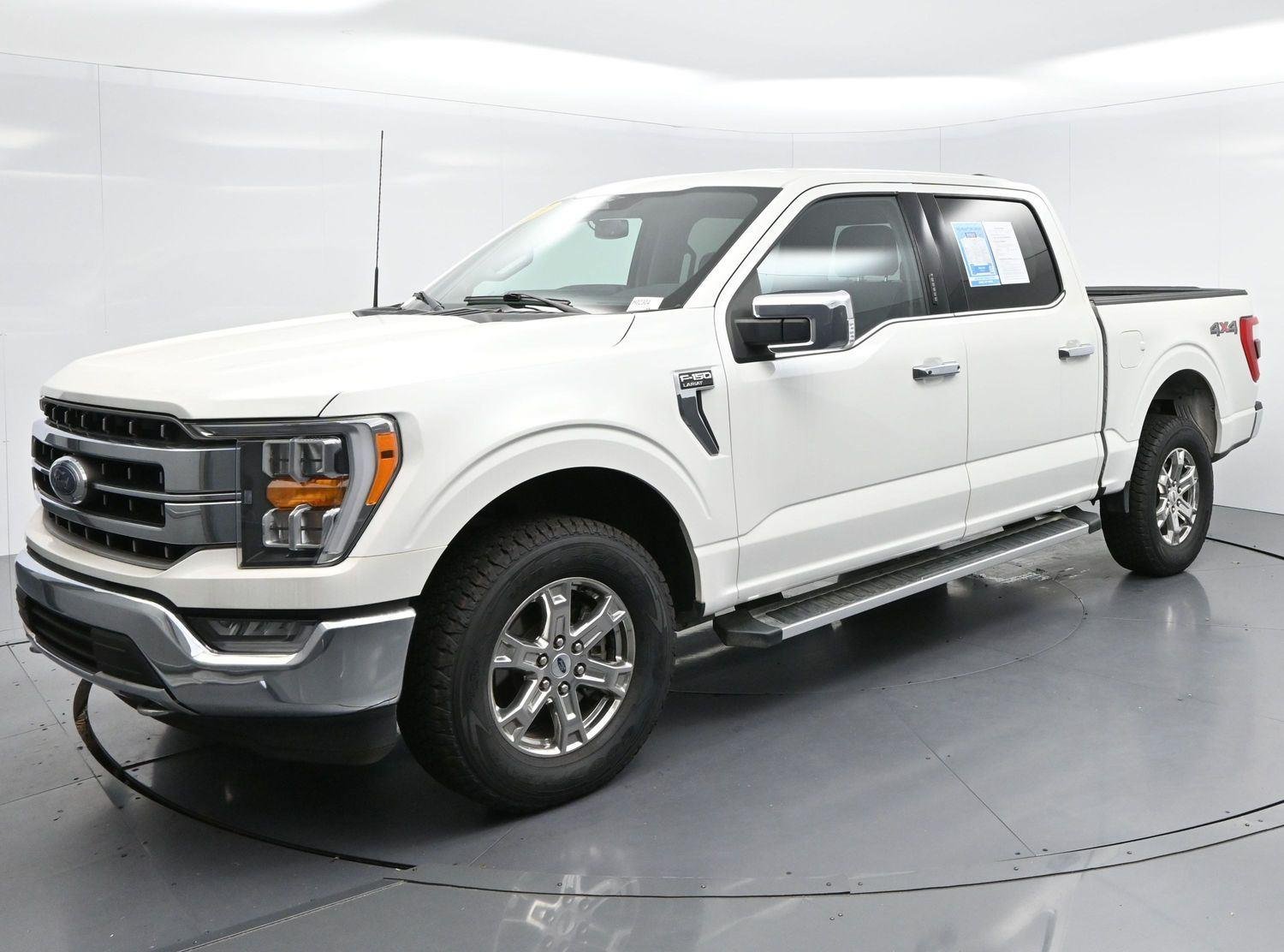 Used 2023  Ford LARIAT image 3