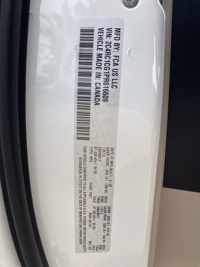 Used 2023 White Chrysler LX image 39