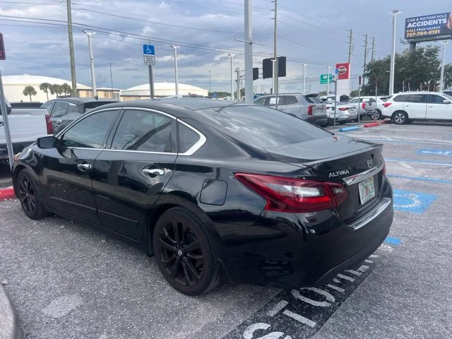 Used 2017 Black Nissan 2.5 SR image 3