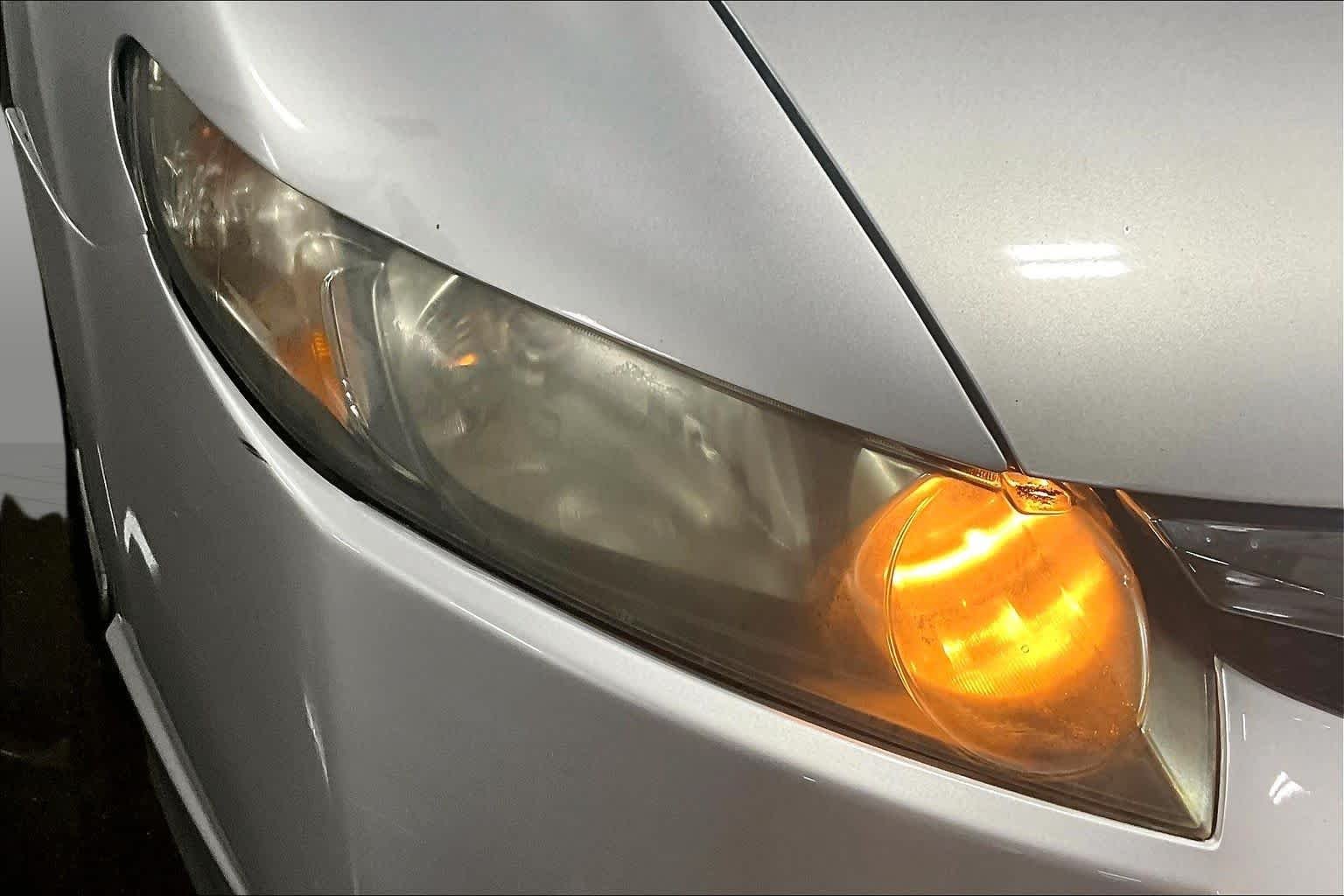 Used 2011 Alabaster Silver Metallic Honda EX image 27