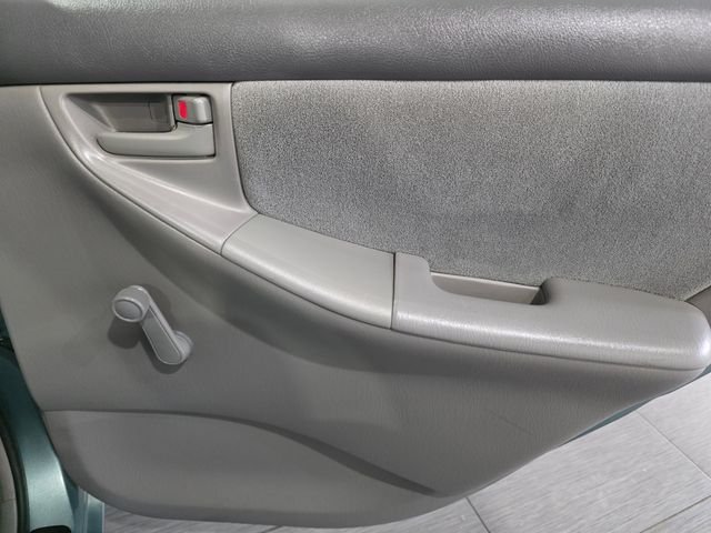 Used 2007 Green Toyota CE image 12