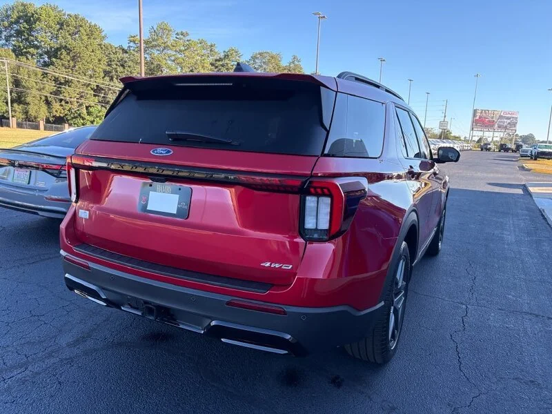 Used 2026 Red Metallic FORD ST-LINE image 7