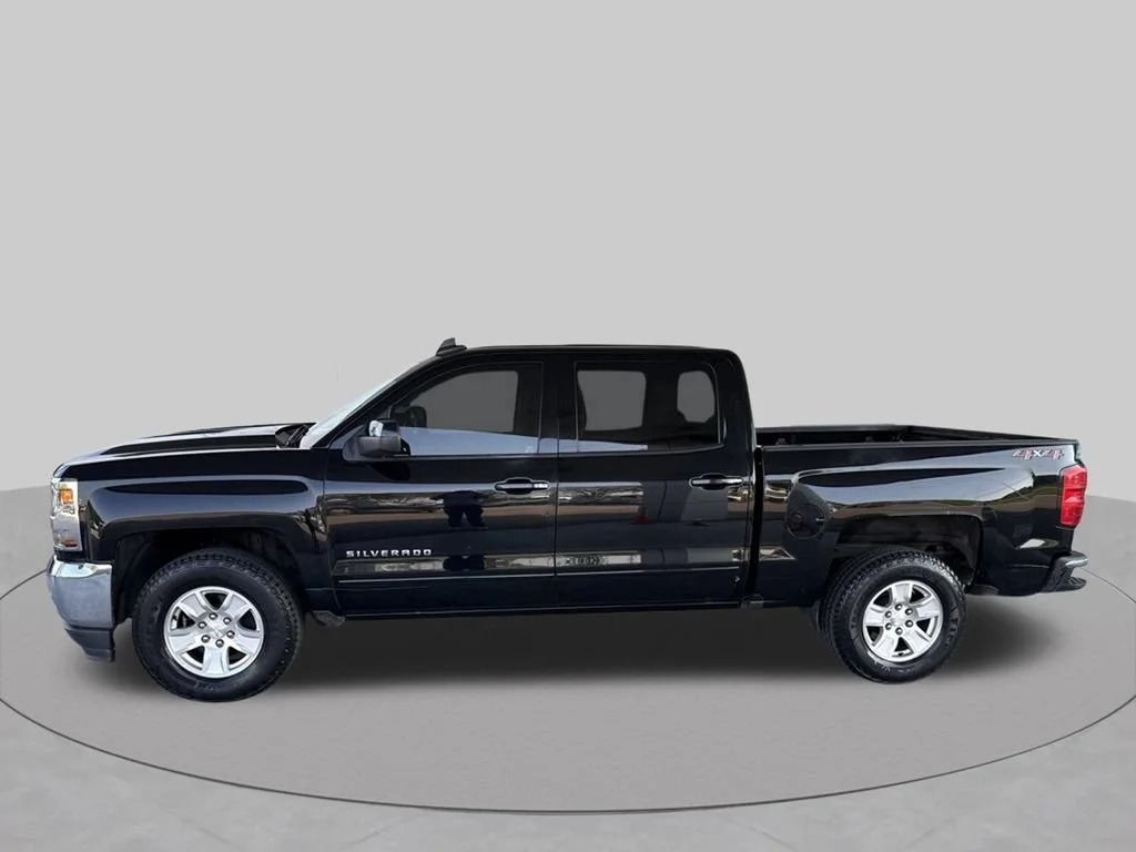 Used 2018 BLACK Chevrolet LT image 3