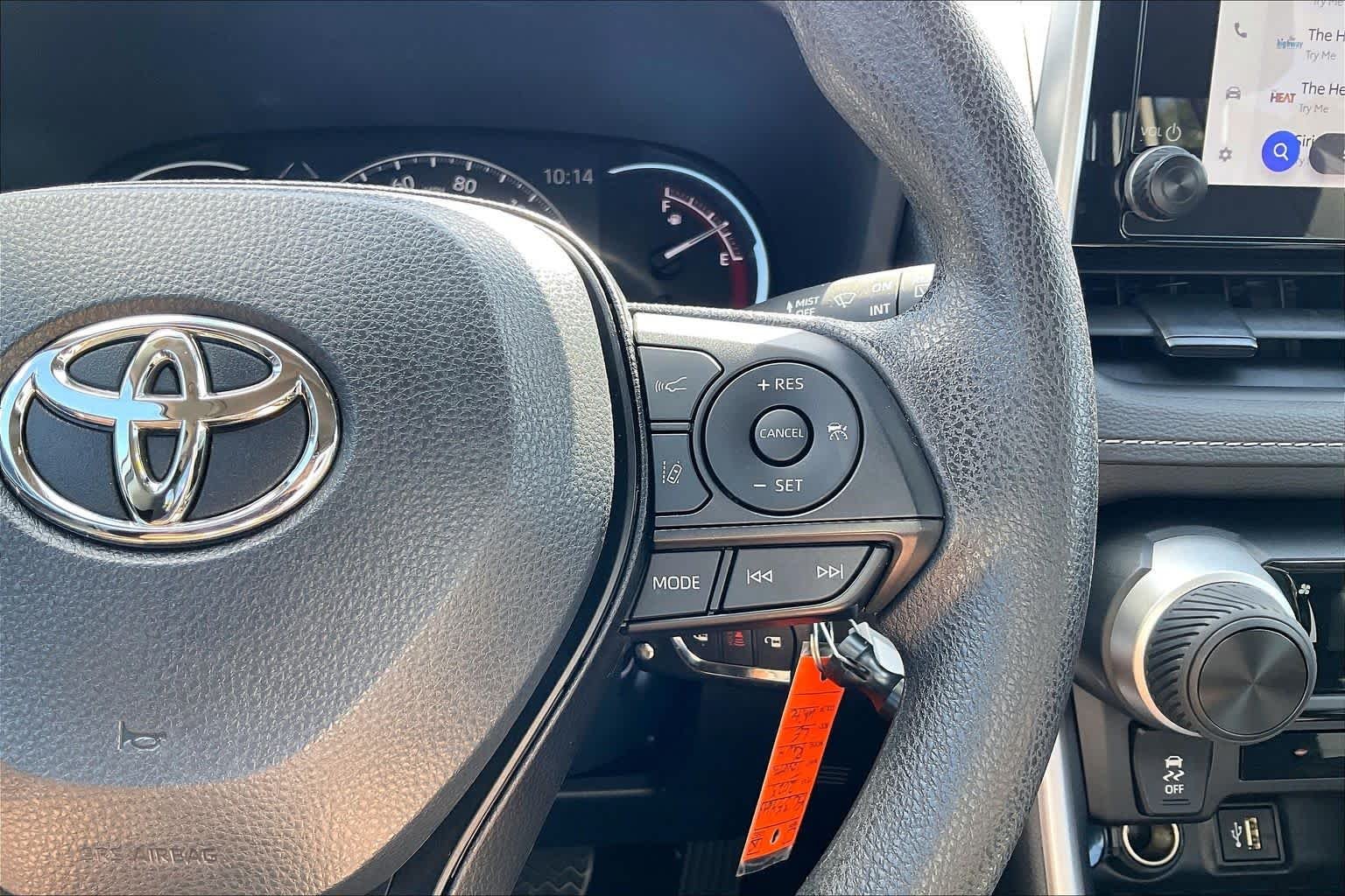 Used 2025 Ice Cap Toyota LE image 19
