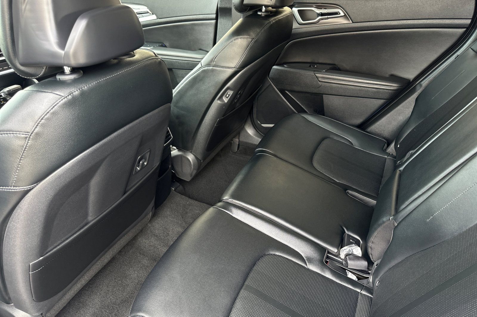 2026 Kia Sportage EX - Photo 12
