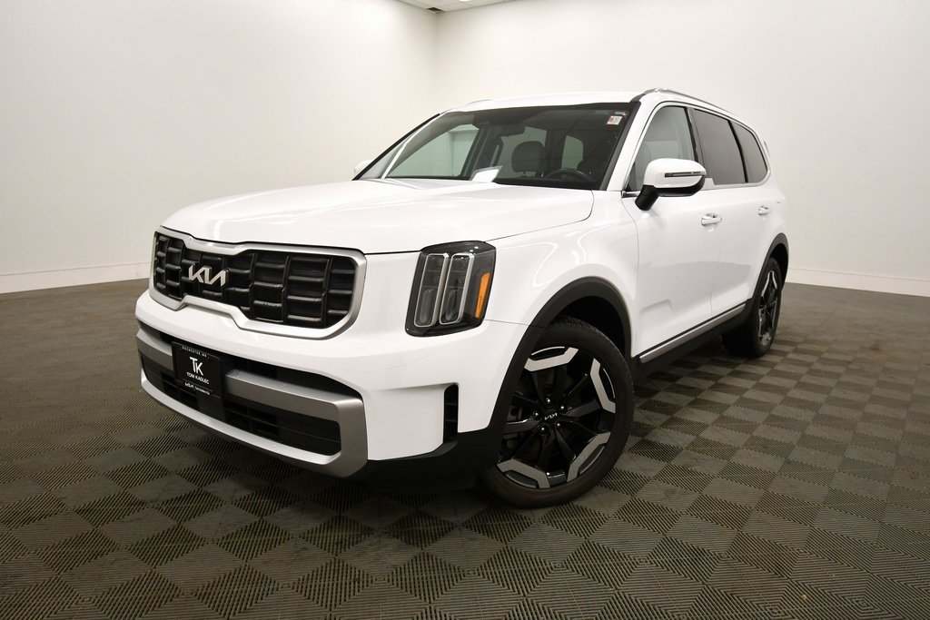 Certified 2023 Kia Telluride S with VIN 5XYP6DGC7PG348497 for sale in Rochester, Minnesota