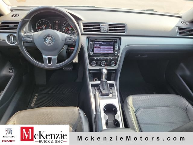 Used 2013 Silver Volkswagen SE image 25