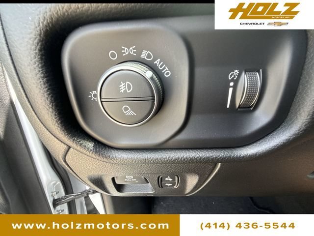 Used 2022 White Ram Big Horn image 19