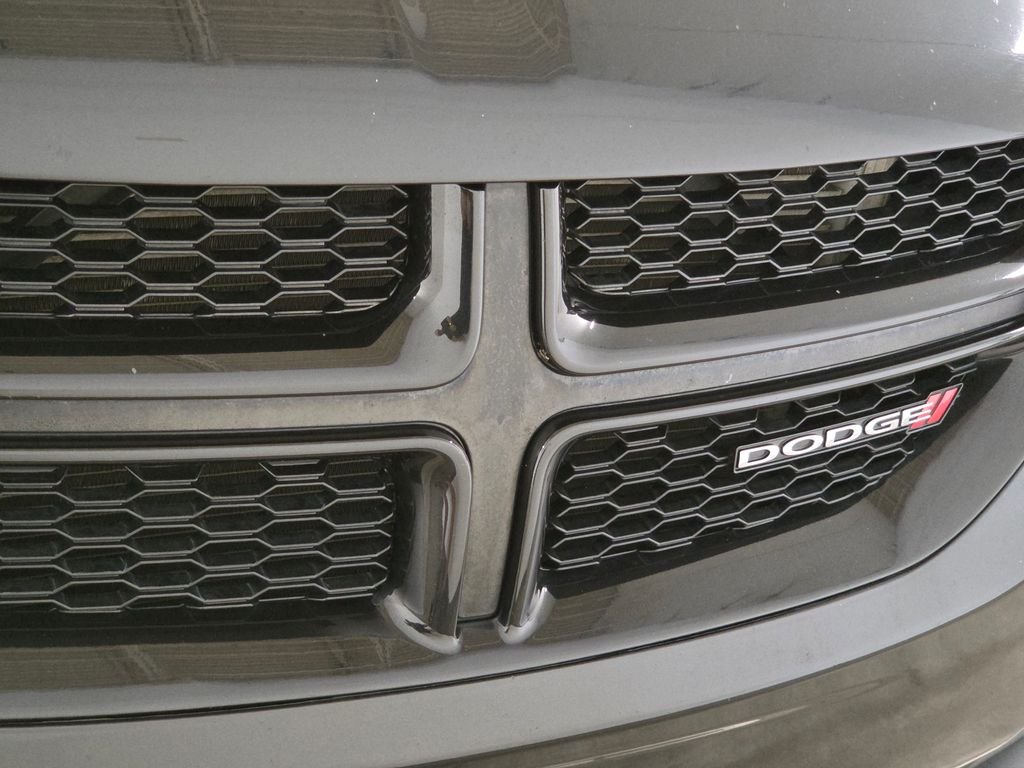 Used 2015 Black Dodge SXT image 13