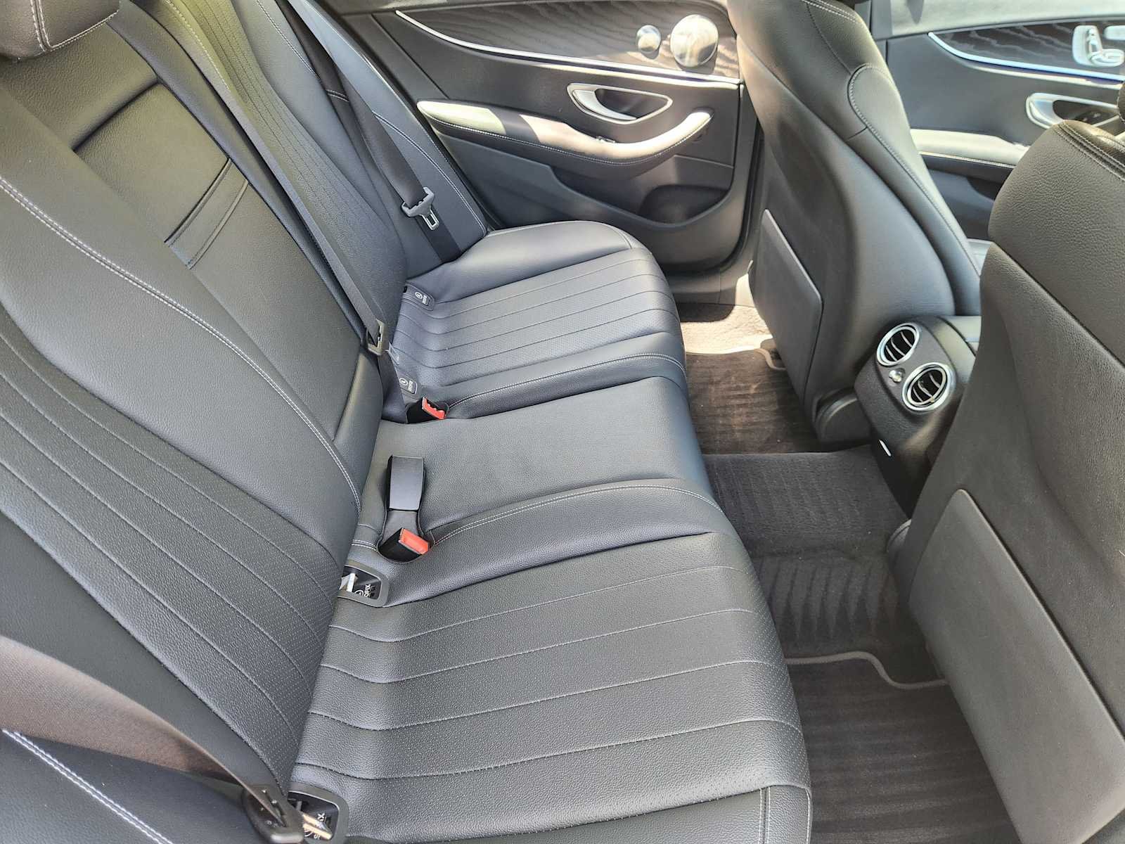 Used 2019 Polar White Mercedes-Benz E 300 image 29