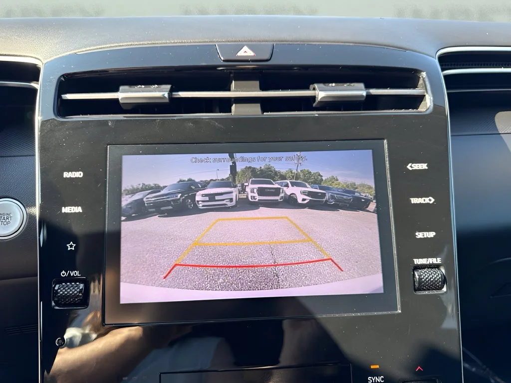 Used 2024 White Hyundai SEL image 19