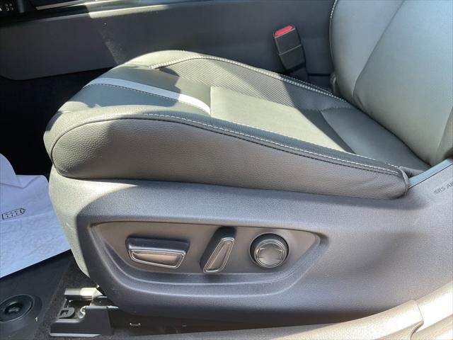 Certified Used 2025 PRECIOUS METAL Toyota  image 15
