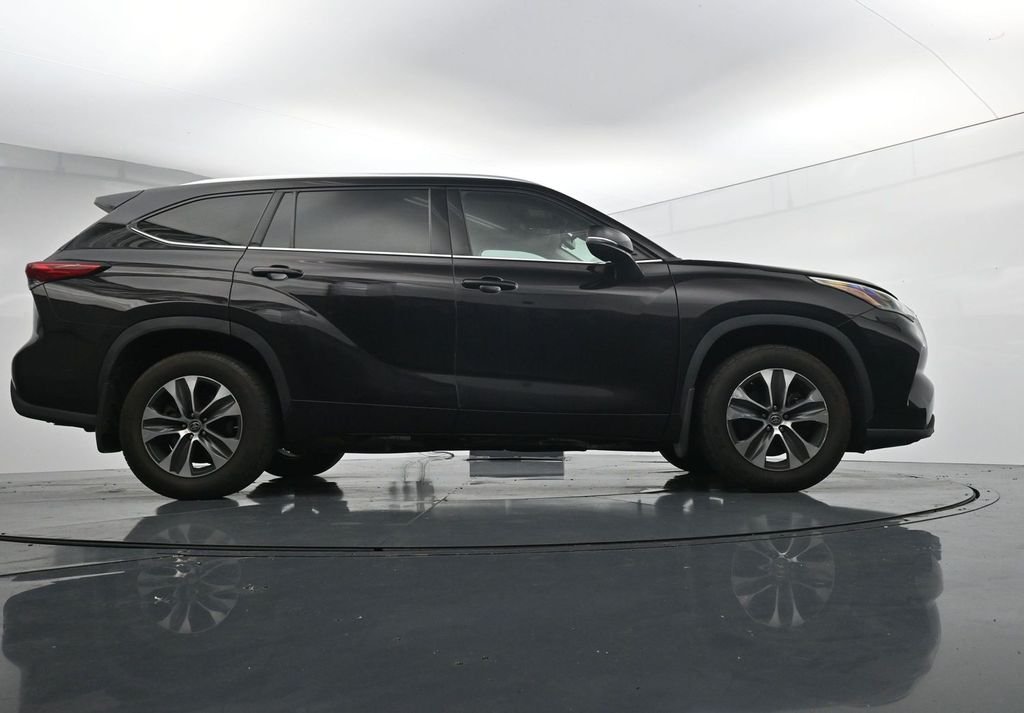 2021 Toyota Highlander XLE - Photo 24