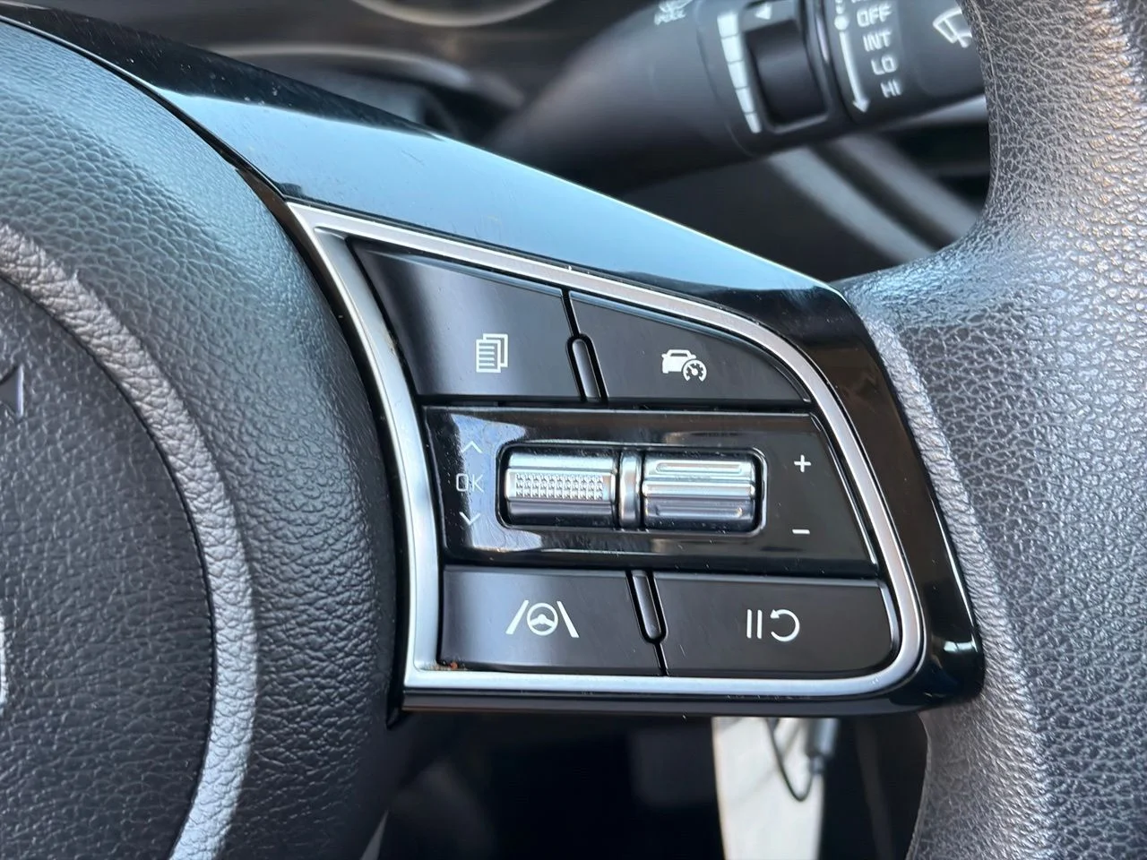 Used 2023 Steel Gray Kia LXS image 26