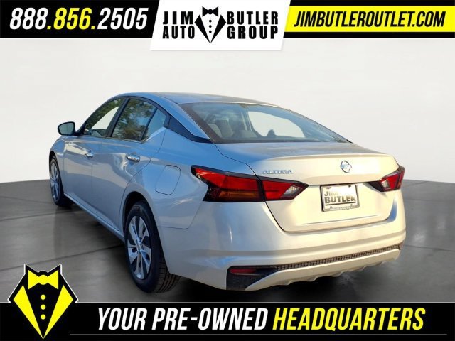 Used 2021 Silver Nissan S FWD image 2