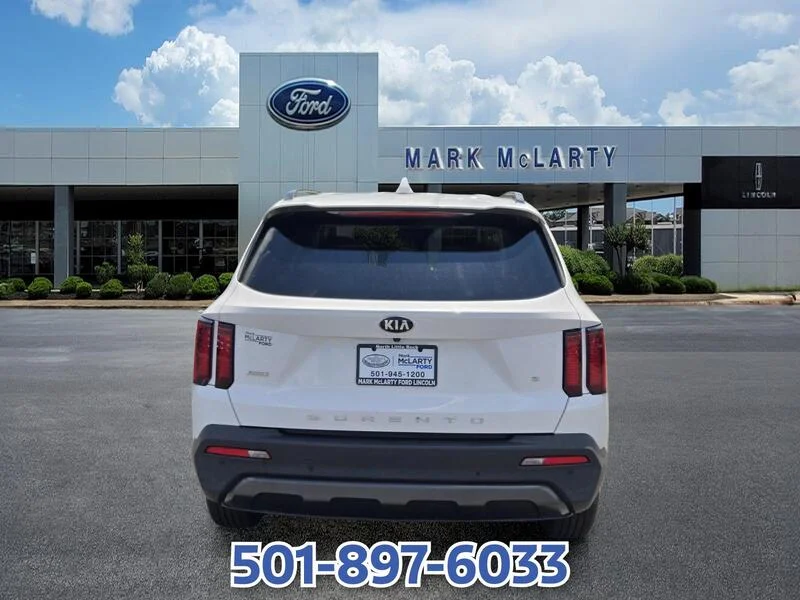 Used 2021 White Pearl KIA S AWD image 4