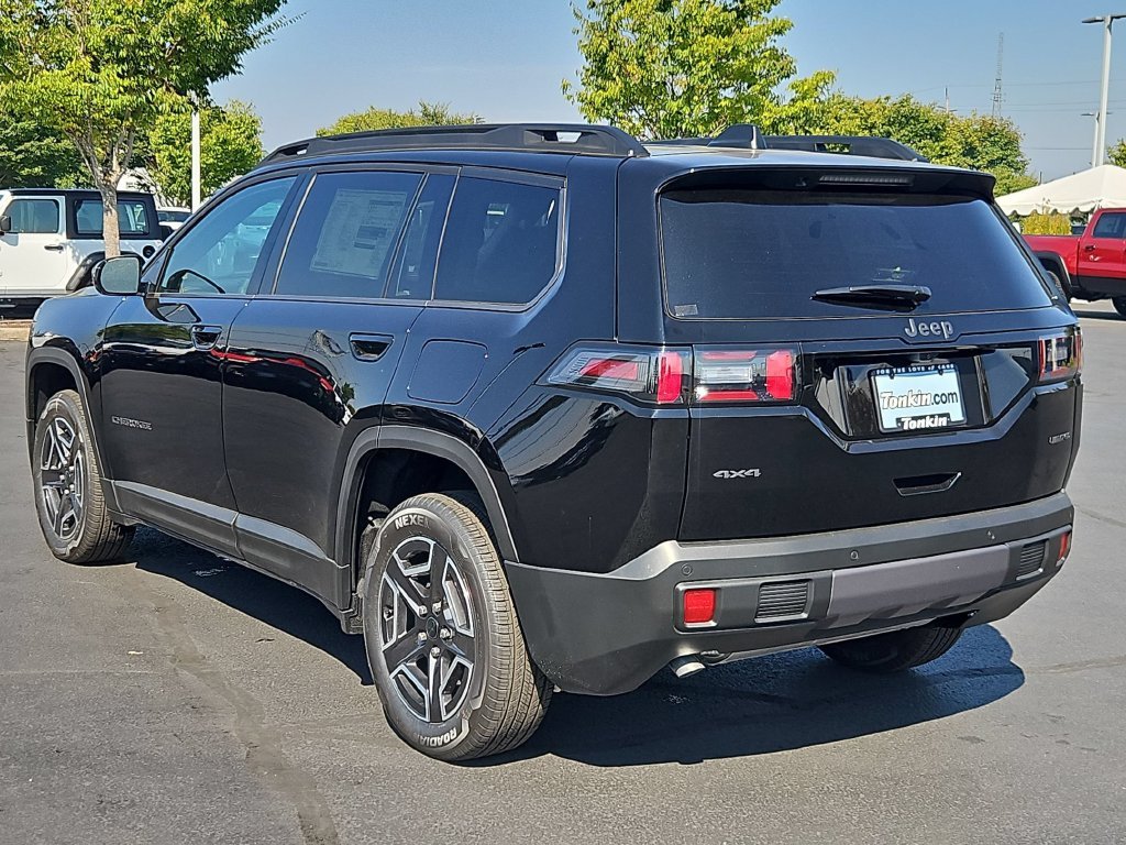 New 2026 Diamond Black Crystal Pearl-Coat Exterior Paint Jeep Limited image 4