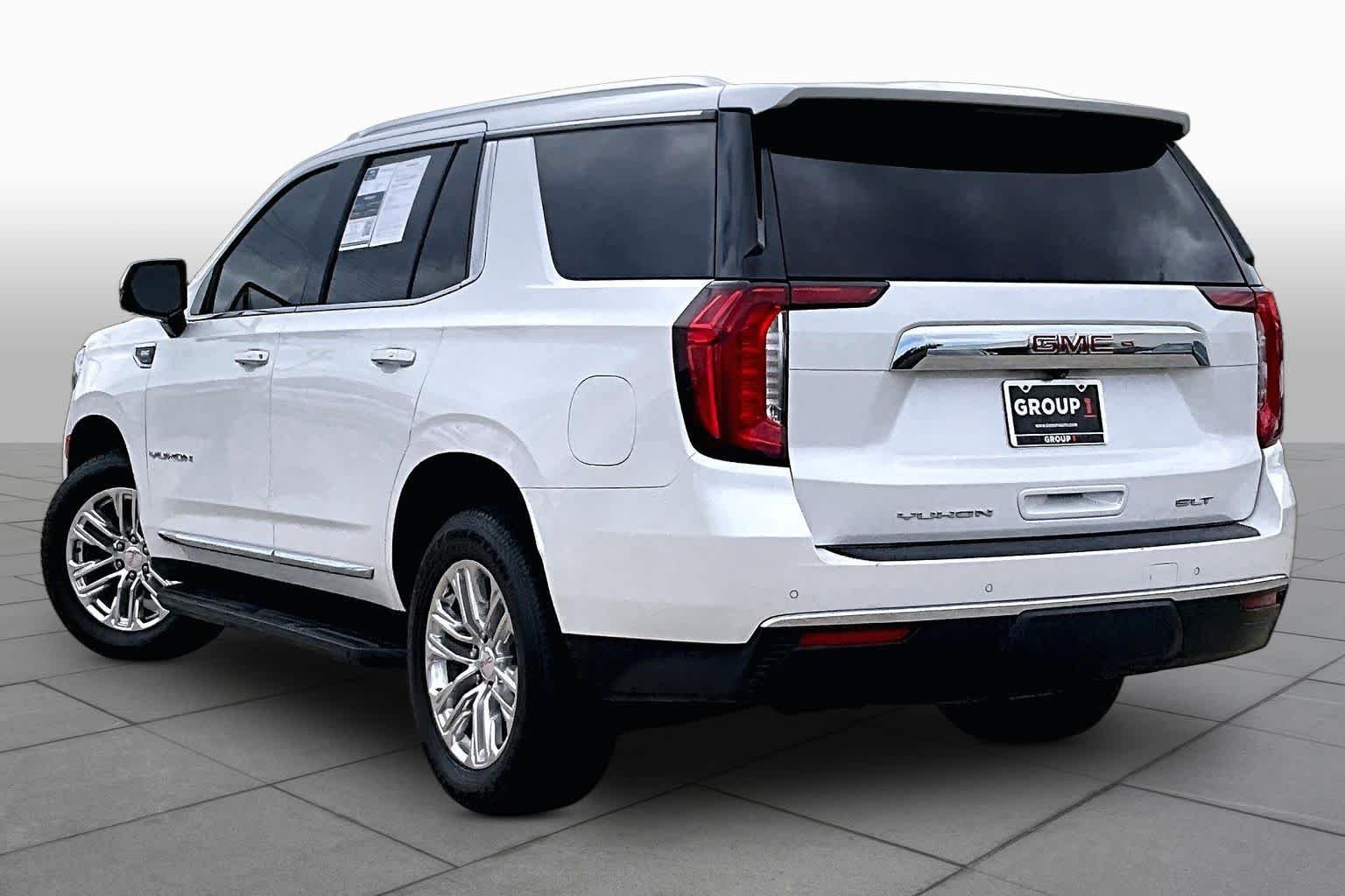 Used 2022 White Frost Tricoat GMC SLT image 12