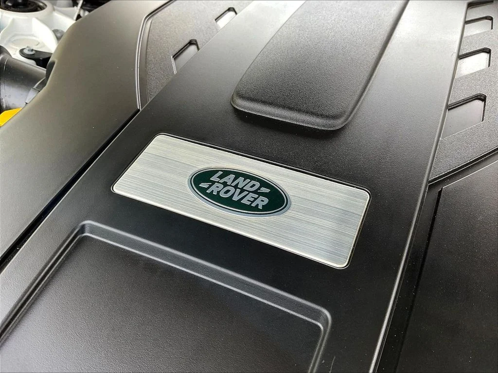 Used 2023 Fuji White Land Rover SE image 31