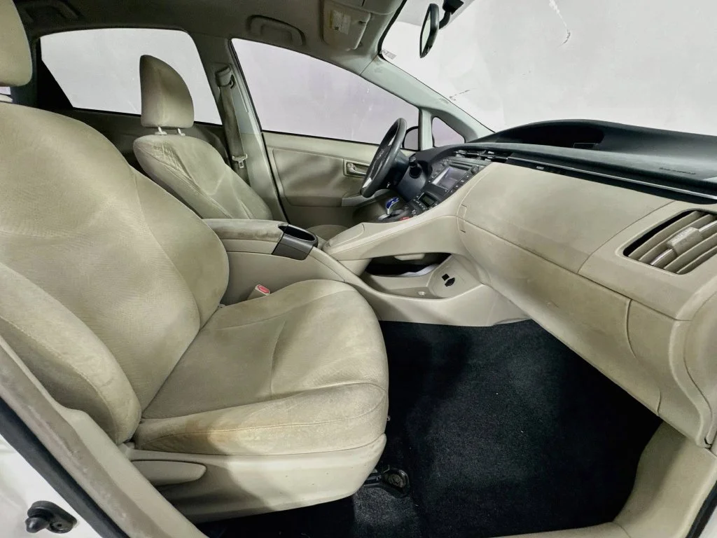 Used 2015 Blizzard Pearl Toyota Two image 32