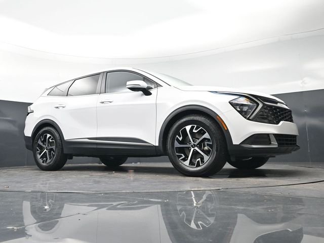 Used 2023 White Pearl Kia EX image 27