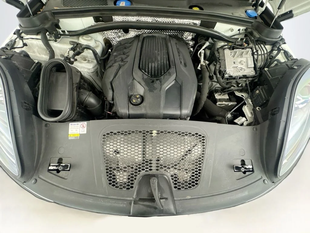 Used 2023 White Porsche T image 34