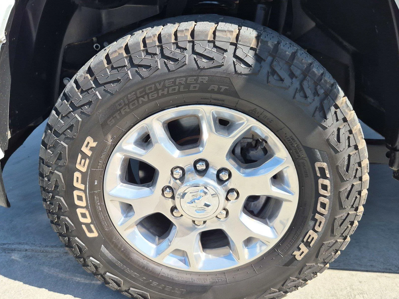 Used 2024  RAM TRUCK LARAM image 15