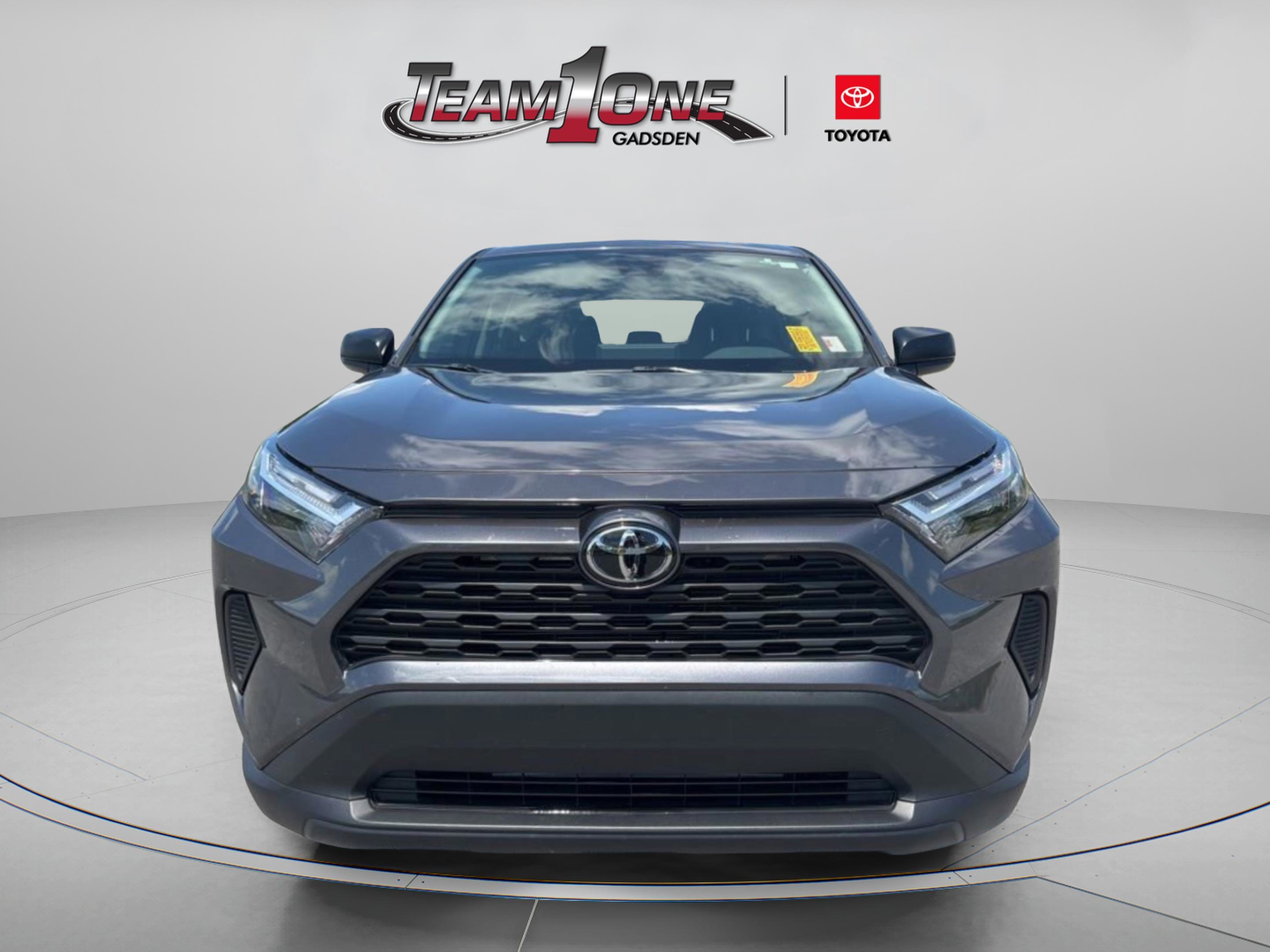 2025 Toyota RAV4 LE FWD's photo